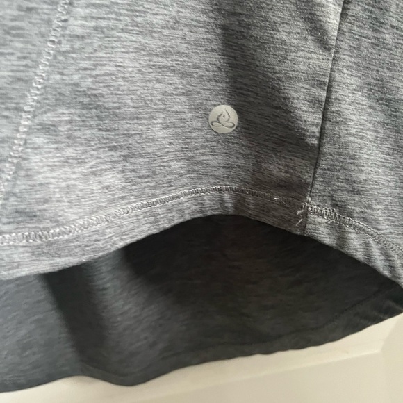 Apana loose turtleneck pullover, athletic top. - Picture 5 of 11